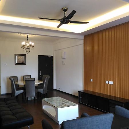 Midcity Service Suite Malacca Eksteriør billede