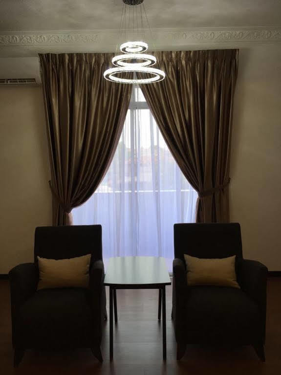 Midcity Service Suite Malacca Eksteriør billede